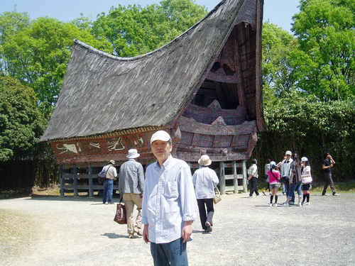 せっかく生まれてきても、一体何ををすればいいの何もせず、考えているうちに６０近くなってしまった。男ですがね
パソコンはあまり好きでないので使いませんが友達に勧められて始めました。よろしくしく。ちなみに趣味は釣りですが近くの海ではハゼしかつれません。秋口になると夜セイゴを電気浮でひとりさみしく釣っています。