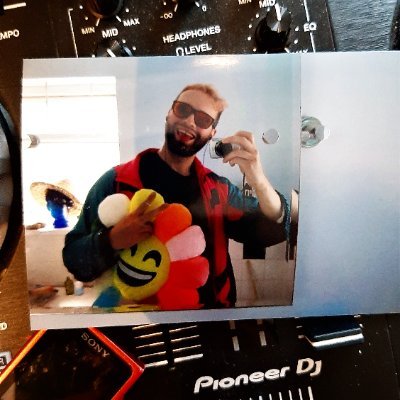 ljdeeley's profile picture. Colourful clothes get the hos