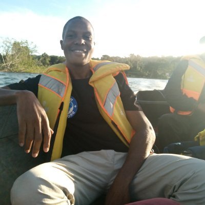 Am a Computer HT in the area of support & IT. I also invite you to talk Art on Island/Islands