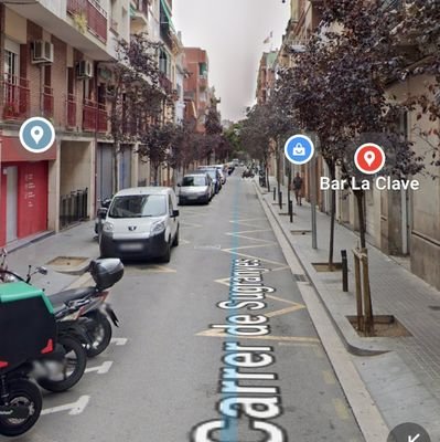 Incivisme carrer Sugranyes de Barcelona: Sorolls del bar la Clave, residus dels comerços, soroll nocturn del serveis d'escombreries i neteja, entre altres.