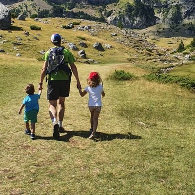 Casat amb la Patrícia. Pare de la Júlia i el Pol. Product Manager d'assegurances