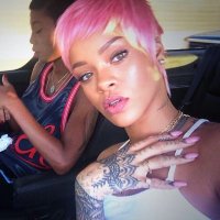 hourly rihanna(@rihannahourlyy) 's Twitter Profile Photo