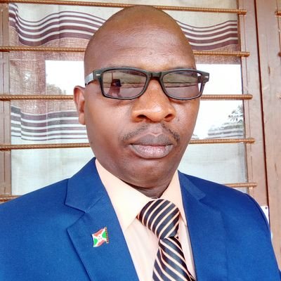 A étudié à l'Université du Burundi, natif de #CankuzoProvince, Catholique convaincu et qui aime la politique.