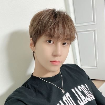 BAE_173_else's profile picture. BEFORE ANYONE ELSE ❤
BAE173 사랑해❤❤❤