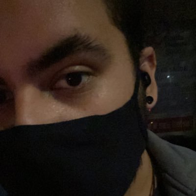 Yuezera's profile picture. Descrição legal aqui.