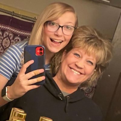 DeniseB94660080's profile picture. Nice smile