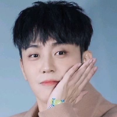 Yellkies💛🙆 | Inseo 💙 | ✨fan account✨ •|•  check out Eun Jiwon pin board below👇