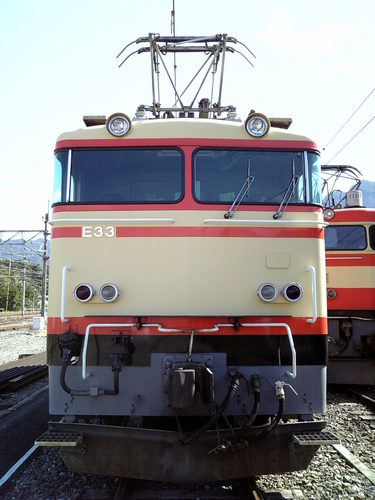 西武線沿線の住人です。乗り鉄・撮り鉄・模型鉄など鉄道趣味全般にて鉄分補給中。水曜どうでしょうの藩士の皆様もよろしくお願いします。獅子党、SKE党、甘党。