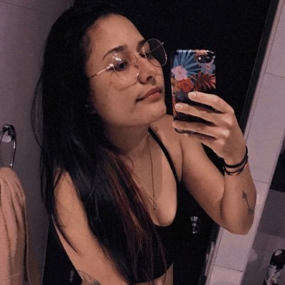 Kmiila16's profile picture. Existe un mundo mejor, pero es carisimo