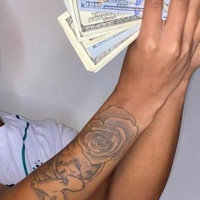 kandolanisdius's profile picture. 18 bi, looking for some fun 😏DL