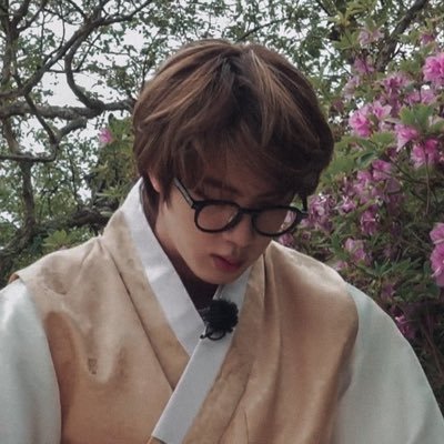 tsukkijin's profile picture. anything goes