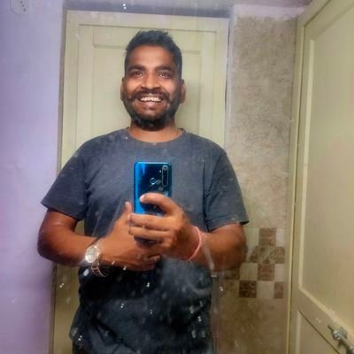 pradeep9450350's profile picture. बस गलत को गलत कहने की हिम्मत रखता हूँ इसलिये आज कल रिश्ते भी कम रखता हूँ