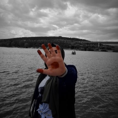 seymanuur3's profile picture. Ne için varsan, O'nun için yaşa 🍀