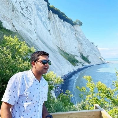 K112333Mustafa's profile picture. Versatile