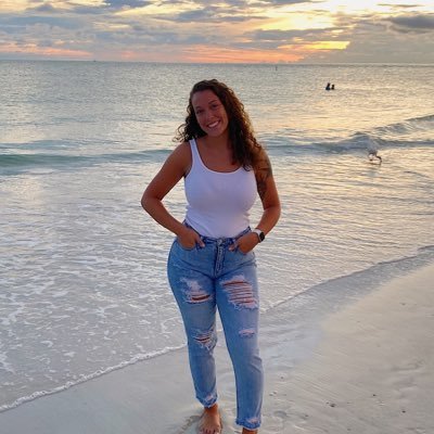 LantzAmber's profile picture. spread positivity 🌻 || ku alumni || teacher