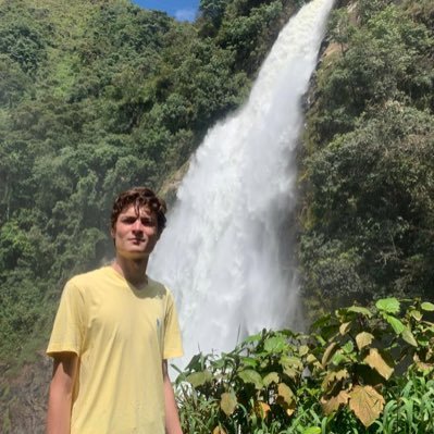 JosemAgudelo21's profile picture. Esas páginas eran el rollo donde dejaba los colores hechos de letras que creaban las fotografías que eran sus escritos.