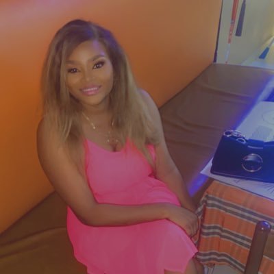 prettymojies's profile picture. Beautiful and classy #Wife #Mum #EventPlanner #Balloon/Venue Stylist #EstateSurveyor #MamaEto .... Business: @royalmoevents