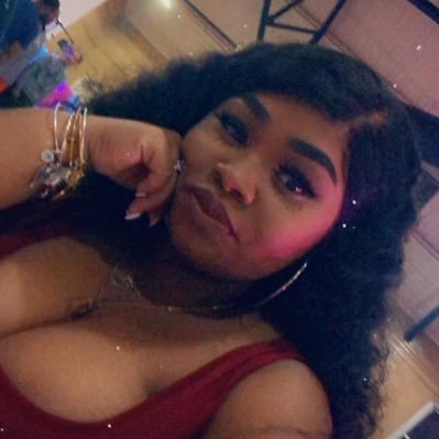 There is nothing more rare or beautiful than me being unapologetically myself, Comfortable in my perfect imperfections. This is my true essence of beauty 🌸!