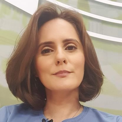 Mulher, mãe, jornalista, professora,  analista de política e pitaqueira em assuntos gerais