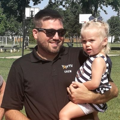 TV Host & Sports Broadcast Journalist 📺 @SpitsHockey, #ThatSportsShow & #BBQinthePark @YourTVWindsor🎙Play-by-Play @WindsorLancers