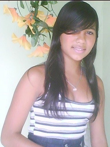 o meuu jeitinhoo de ser sempre encomada as pessoas , + nem ligo naum gosto que se dane