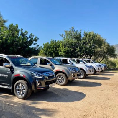 I am selling Isuzu’s and other used cars at Motus Select. Dm for info. Finance and Insurance available. Country wide delivery. Your info is confidential.