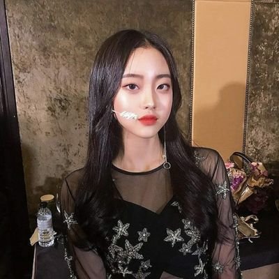 Oh kindly unfollow me if I'm irrelevant on your feed gonna be tweeting roblox random stuff ^^