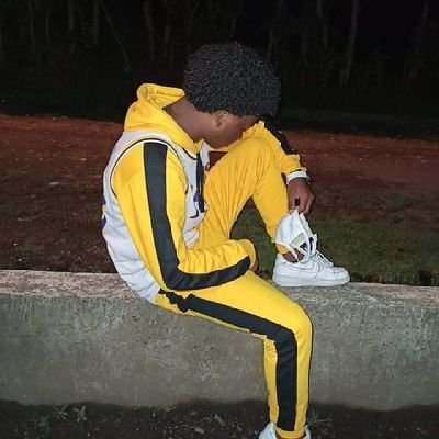 El negro té queda bonito si no me entiendes después te lo explico 💜💜🔥🤤🤤