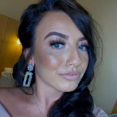 ChloeeNesbitt's profile picture. 