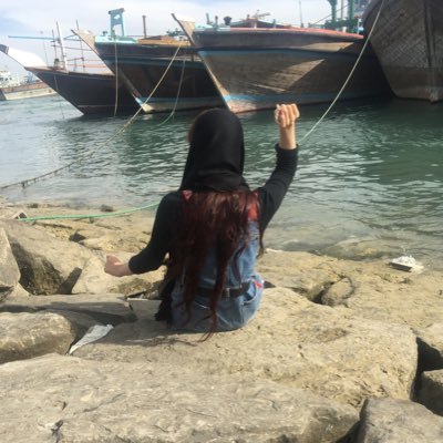 از اينه بپرس نام نجـــات دهنده ات را! زن،زندگى،آزادى