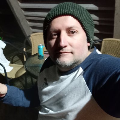Periodista, Padre de Familia, futbolero y amante del ROCK!