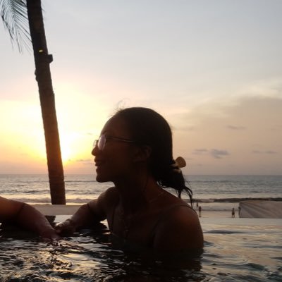 fueledbyindomi's profile picture. actually it’s “fueledbyjaeger” now, but i dont wanna sound too alcoholic so imma keep it this way. also, dont trust anything i posted at 3 a.m bcs it aint me.