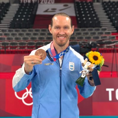 Medallista Olímpico 🥉🇦🇷🏐/ fan de DB 🤩/Instagram: cristianpoglajen. Periodista en proceso 🎓 . Team Manager Seleccion Argentina
