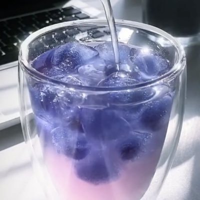 lavender_tii's profile picture. ❀ 21 ❀ any pronouns ❀ I tend to spam like/retweet I apologize in advance ❀