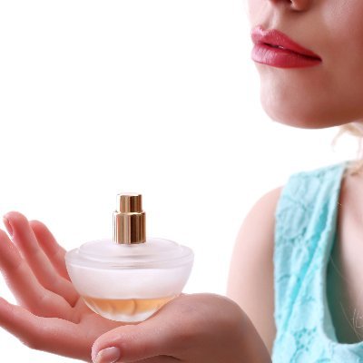 Engaged in Perfume and Cosmetic Packaging industry for 8 years, strive to offer the most professional service and best solutions to our clients.