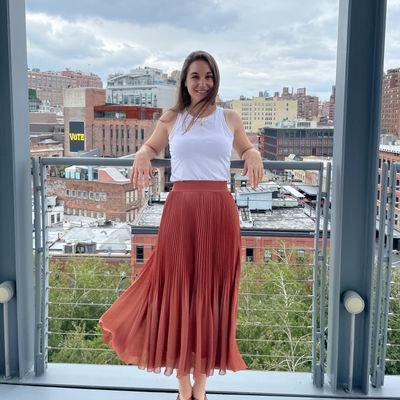 Term Lecturer at Barnard College, Ph.D. in English from CUNY GC. Cellist. Writing on C19 lit, music culture and aesthetics, sound studies. she/her
