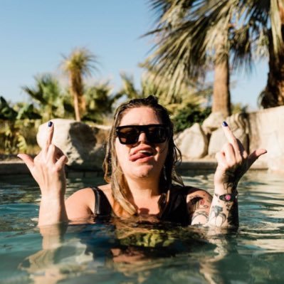 WtfKaseyy's profile picture. Buy me a drink, sing me a song, take me as I come cause I can’t stay long.