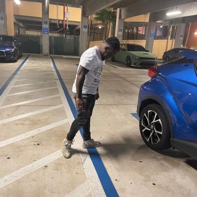 don_itali's profile picture. Walk more talk less