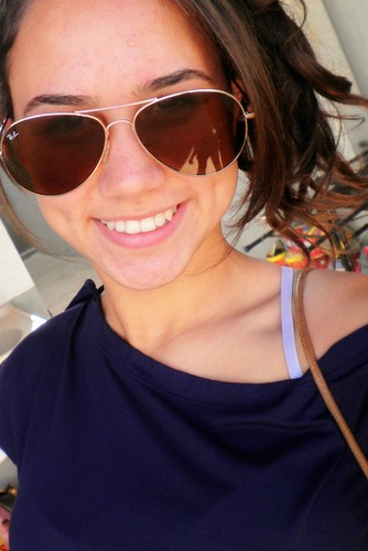 gabyr_14's profile picture. Não tente me entender. Atrás do meu sorriso existe uma máscara inquebrável. !   :*    ps: Rockeira de Plantãao \m/    
 Sigo divooolta, qeem mee seegue !