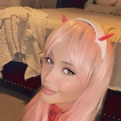 18+ 😊 Hi my name is Goddess Kati 👸🏻 I love my submissive pets 🐶 do you want to be one of them? *BARK FOR ME*