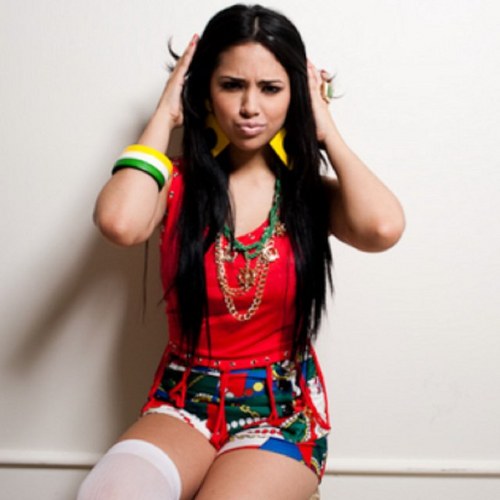 FakeNinjaJazzy's profile picture. Underneath my bed there's a raincoat, packed with scarfs and books. Just go look.