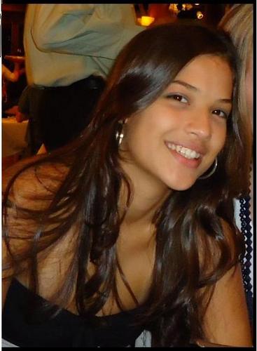 ''Quem pensa que a distância faz esquecer, esquece que a saudade faz lembrar.''