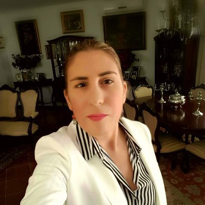 Mi nombre es fernanda tengo 32 años, soy diseñadora gráfica, siempre me apasionó el mundo artístico. Página dedicada al diseño, la ilustración la fotografía.