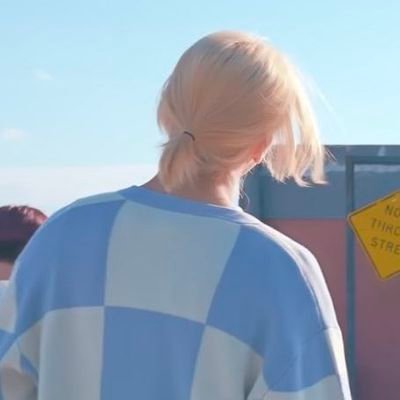 🍯#JEONGHAN ;; #JOHNNY
── still waiting for purple rose studio ver.
bns acc : @dangohae_cart