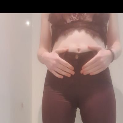 Female, Scottish, Omo enthusiastic, buy my videos at:  https://t.co/D0GF5SOIzD
DM for bladder control.