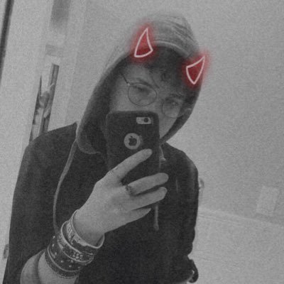 crow |-/👽🦝🐀 Profile