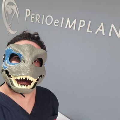 Ñoño Rebelde. Periodoncista de dia, Implantologo de noche. Green Bay Packer desde 1997, Cryptonerd y vendo mole los domingos.