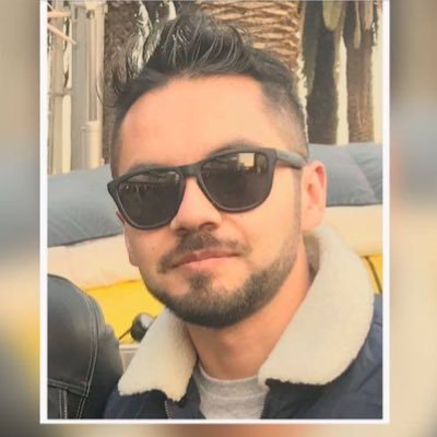 Estrella de Rock, Futbolista Profesional y Actor de Cine. Todo eso me hubiera gustado ser. #Viviendo #BuenaVibra • 📻:@chamarockradio @siendopapa