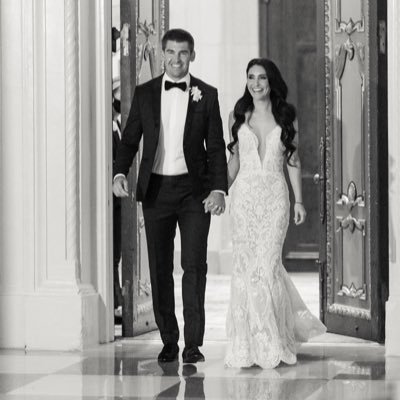 rogerbarnard82's profile picture. Client Director @Microsoft. I lead sales, solution, business development, and technology teams for global organization. Fitness and family keep me grounded.