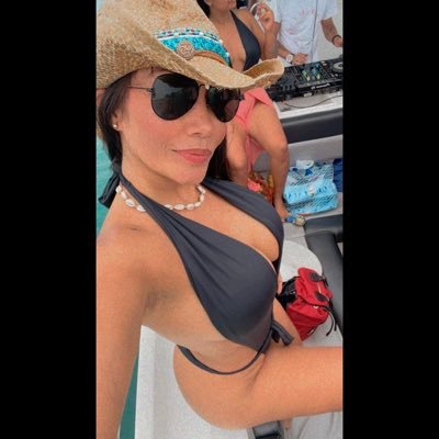 AnaMarShar's profile picture. mi aura es IMPENETRABLE mi vibra es INDESTRUCTIBLE.